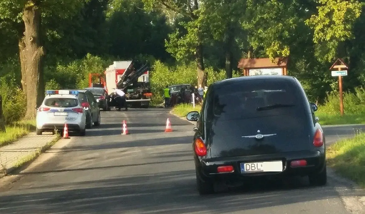 Kierowca Golfa zginął w wypadku w Żeliszowie
