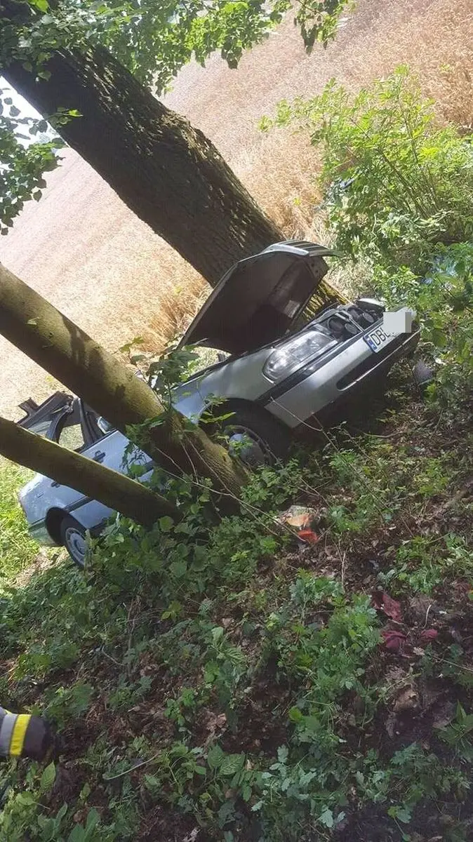 Wypadek między Łaziskami a Wartowicami – 1 osoba ranna