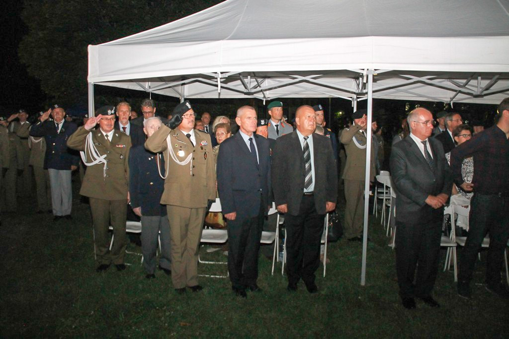 Pancerniacy świętowali po zmroku