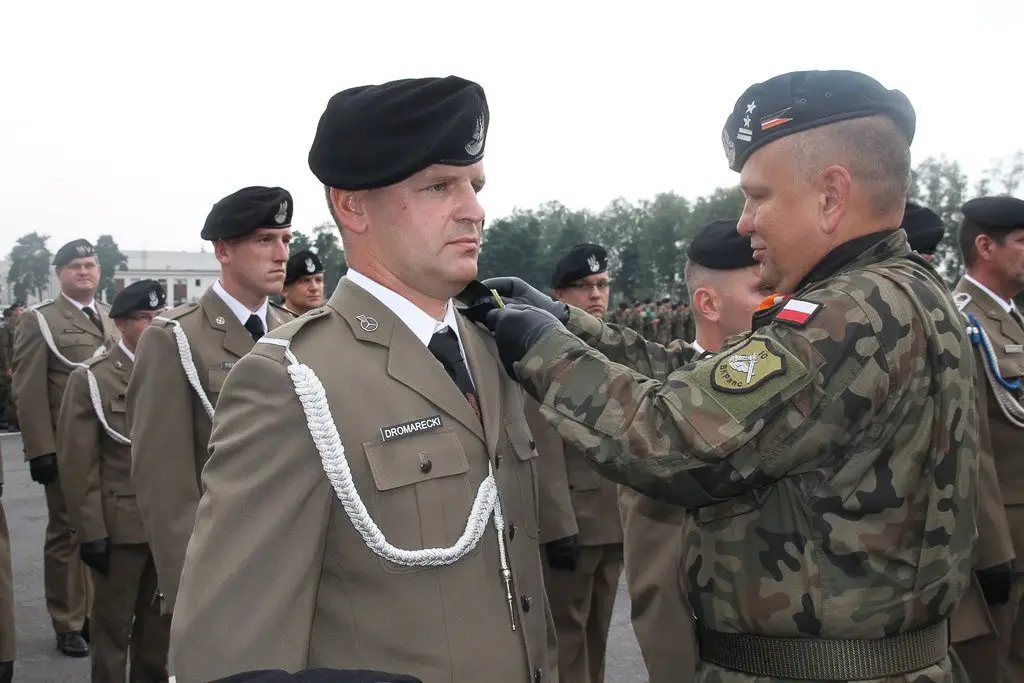 Pancerniacy z awansami i odznaczeniami