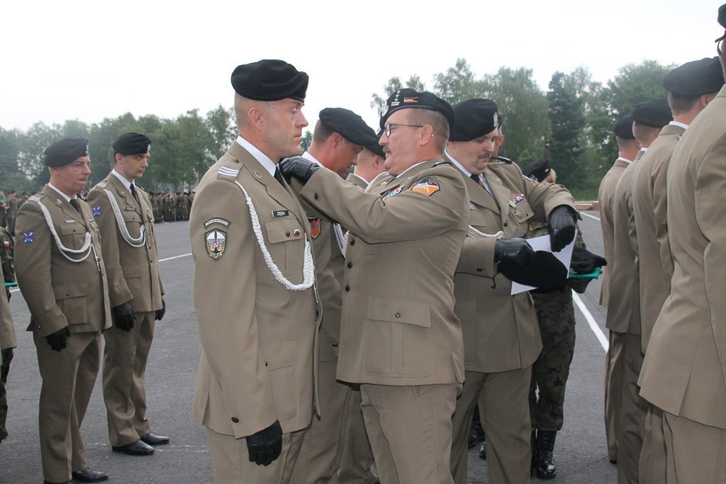 Pancerniacy z awansami i odznaczeniami