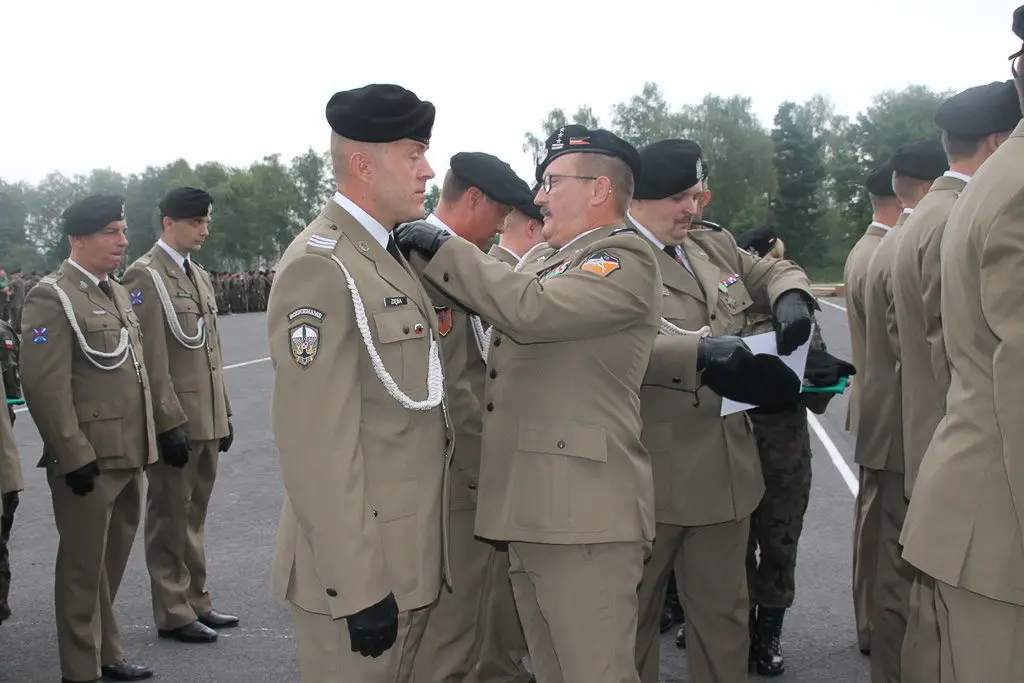 Pancerniacy z awansami i odznaczeniami