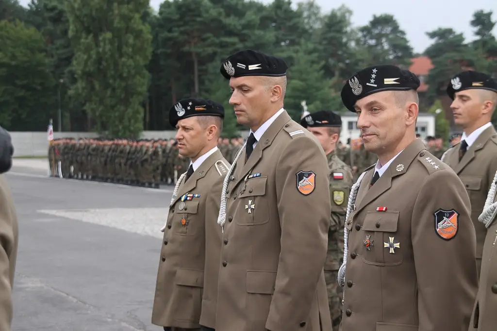 Pancerniacy z awansami i odznaczeniami