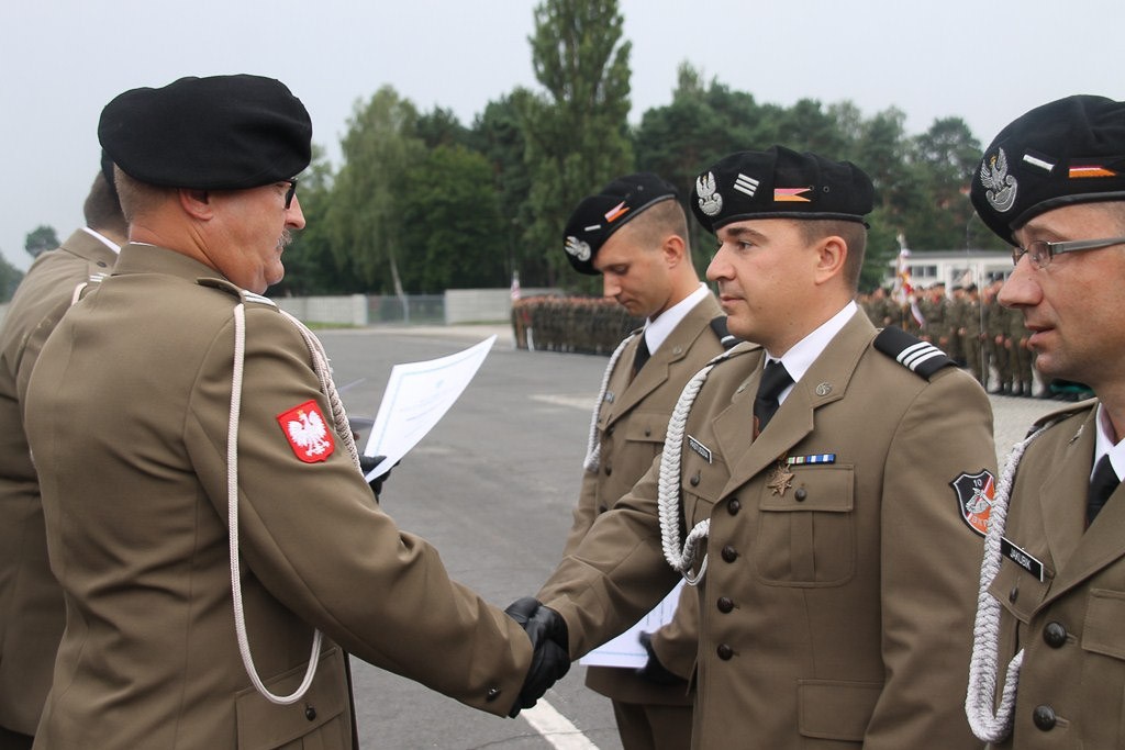 Pancerniacy z awansami i odznaczeniami