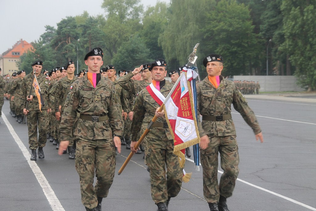 Pancerniacy z awansami i odznaczeniami