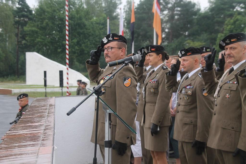 Pancerniacy z awansami i odznaczeniami