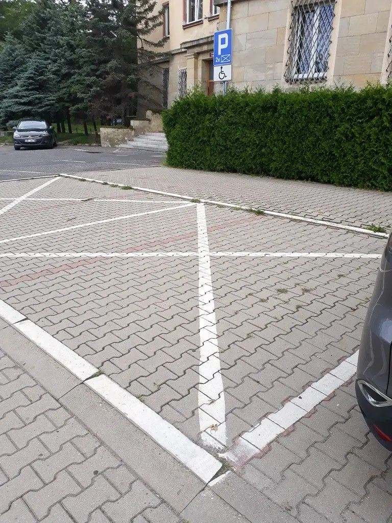 Niewłaściwe oznakowanie przy KPP Bolesławiec