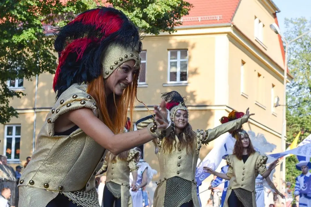 Barwny korowód Bolesławieckiego Święta Ceramiki