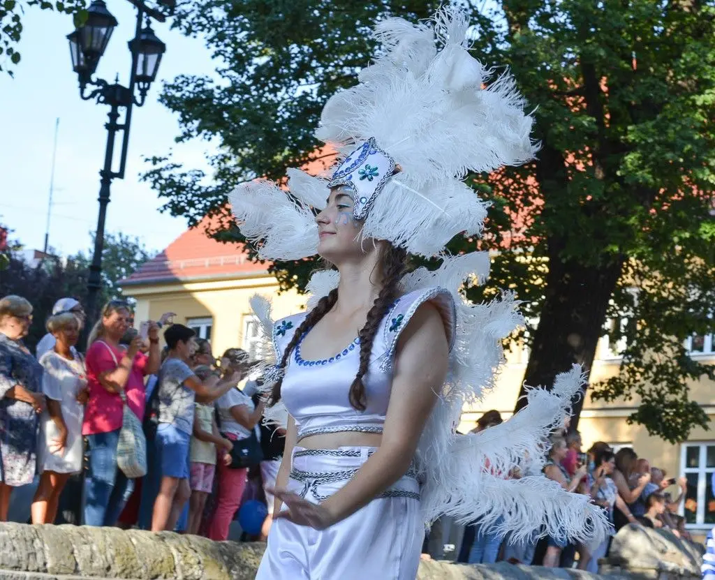 Barwny korowód Bolesławieckiego Święta Ceramiki