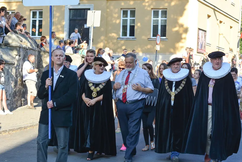 Barwny korowód Bolesławieckiego Święta Ceramiki