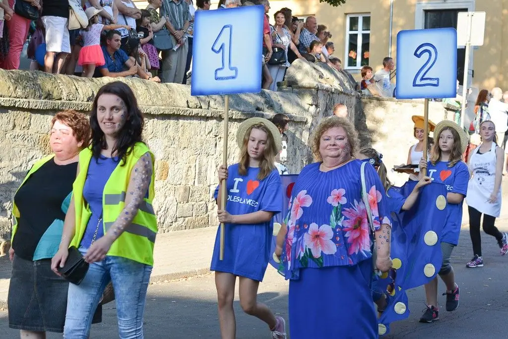 Barwny korowód Bolesławieckiego Święta Ceramiki