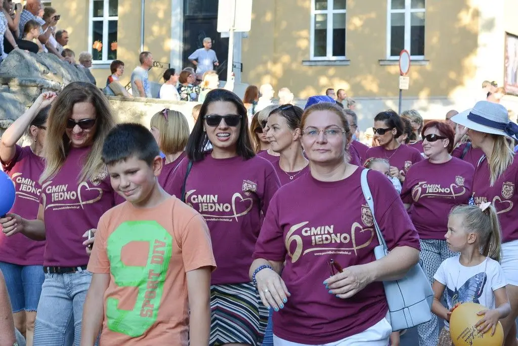 Barwny korowód Bolesławieckiego Święta Ceramiki