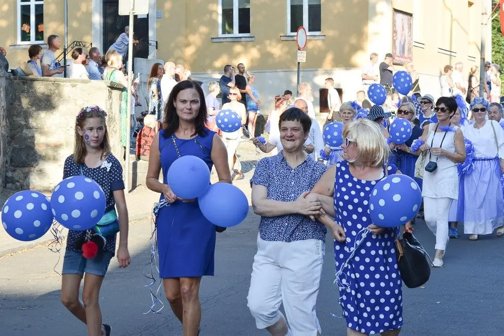 Barwny korowód Bolesławieckiego Święta Ceramiki