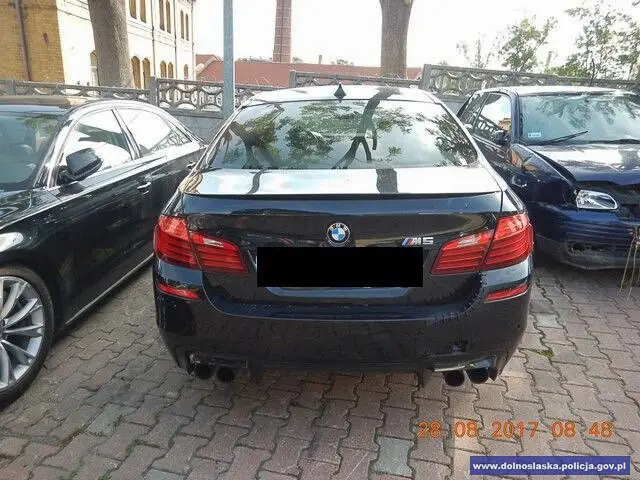 A German Man Handed Cars to a Fence in Poland, While Reporting Them Stolen at Home