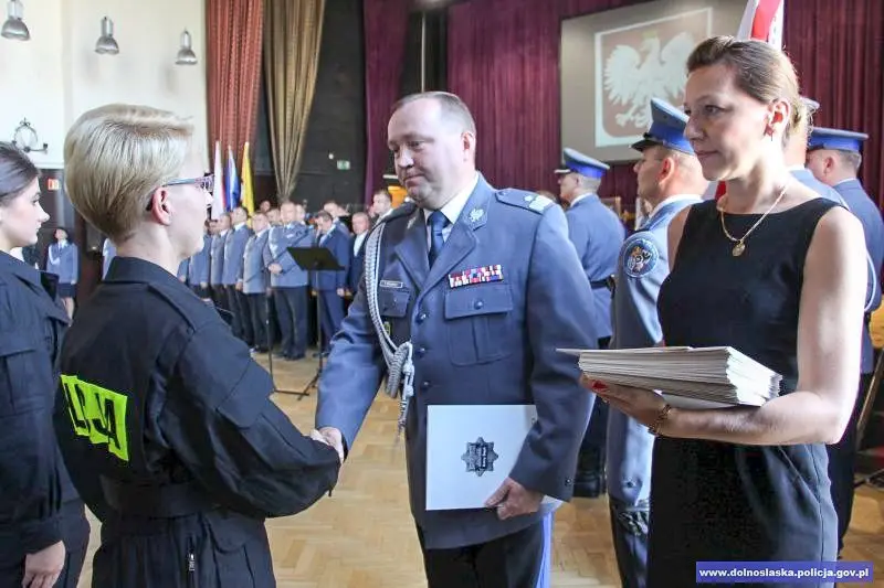 Ślubowanie 75 nowo przyjętych policjantów