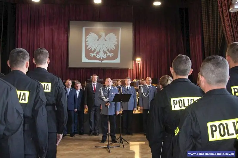 Ślubowanie 75 nowo przyjętych policjantów