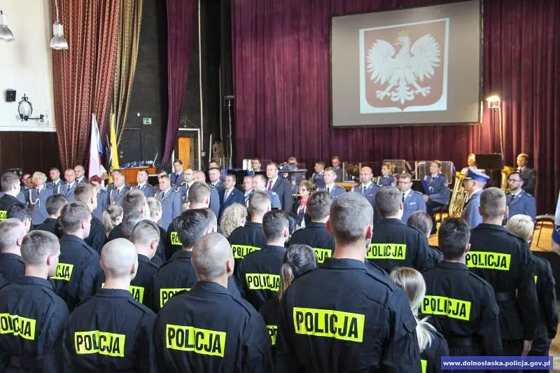 Ślubowanie 75 nowo przyjętych policjantów