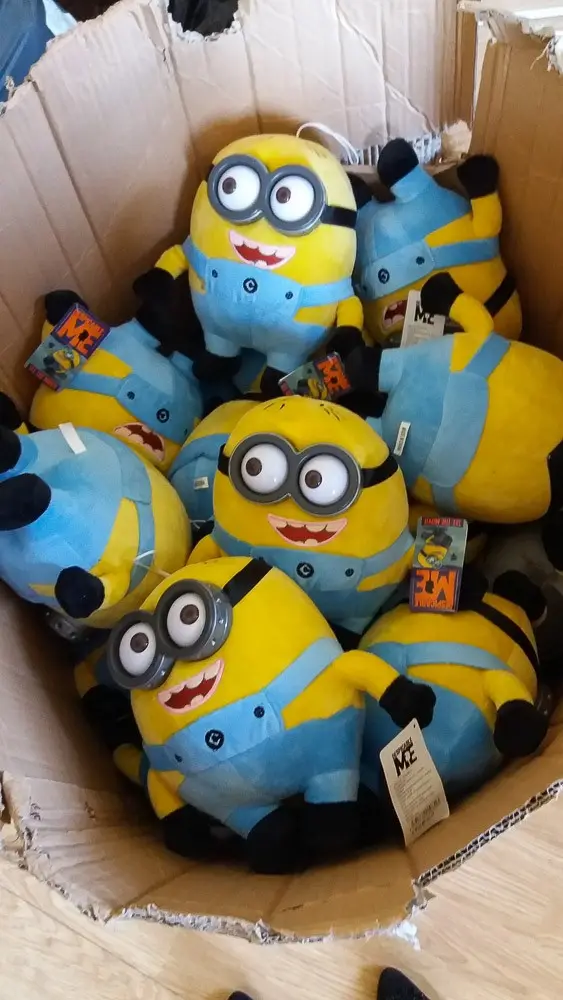 Policjanci udaremnili sprzedaż podrobionych Minionków i Pokemonów