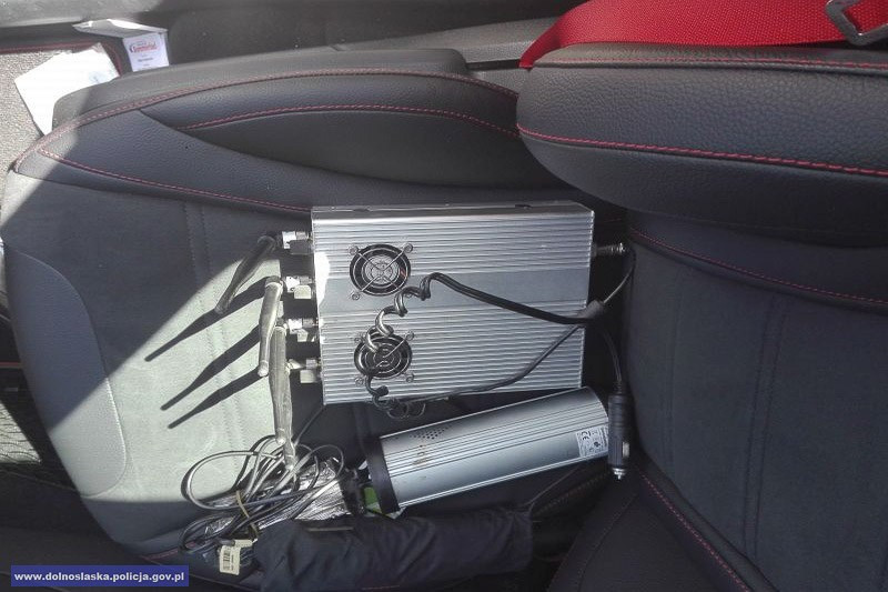 Odzyskali skradzione w Niemczech auto. Jest warte ponad 350 tys. zł