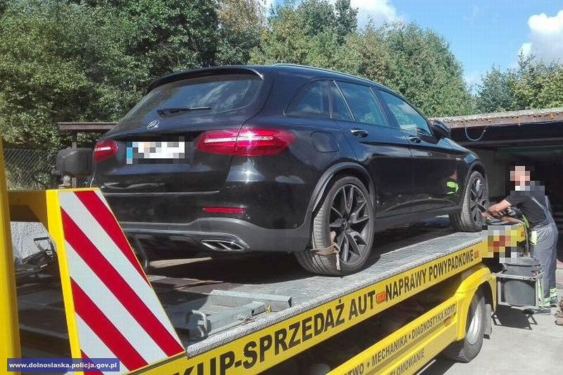 Odzyskali skradzione w Niemczech auto. Jest warte ponad 350 tys. zł