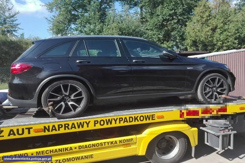 Odzyskali skradzione w Niemczech auto. Jest warte ponad 350 tys. zł