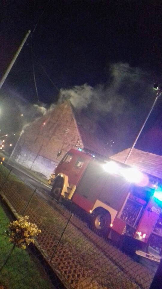 Milików: spłonęła cześć gospodarstwa, ciągnik i samochód osobowy