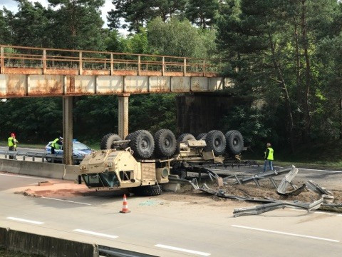 Kolejny wypadek z udziałem żołnierzy US Army. Tym razem na A18