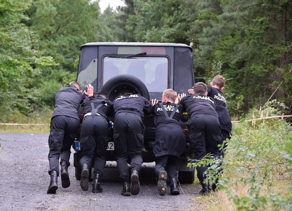Walczą o puchar min. Macierewicza. Mistrzostwa na półmetku