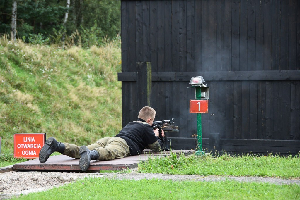 Walczą o puchar min. Macierewicza. Mistrzostwa na półmetku