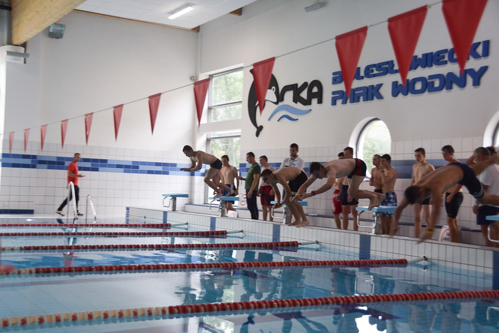 Walczą o puchar min. Macierewicza. Mistrzostwa na półmetku