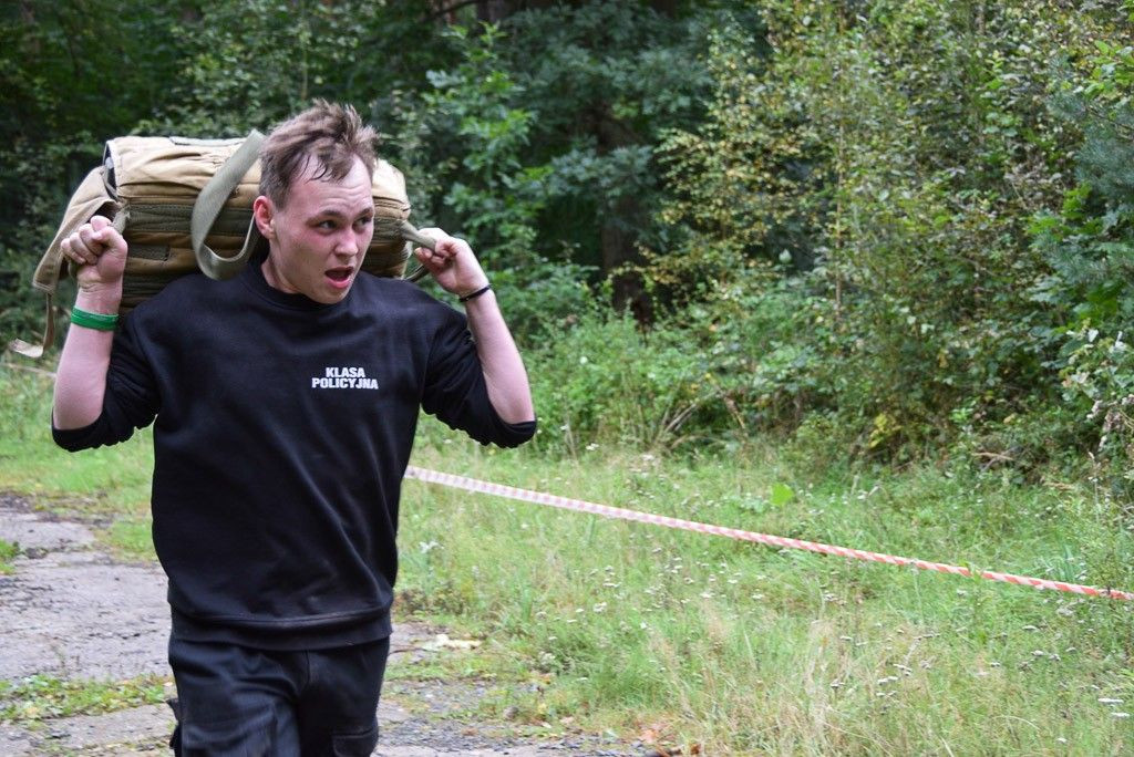 Walczą o puchar min. Macierewicza. Mistrzostwa na półmetku