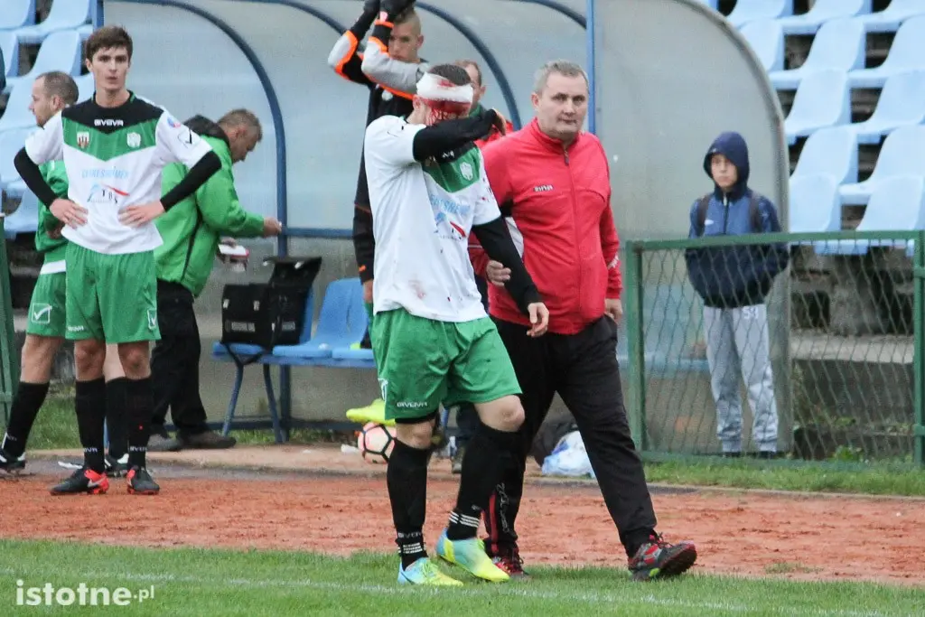 W krwawym meczu BKS pokonał TS Parzyce 3:1