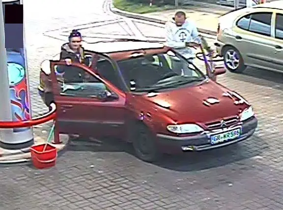 Ukradli paliwo. Poznajesz ich? Powiadom policję