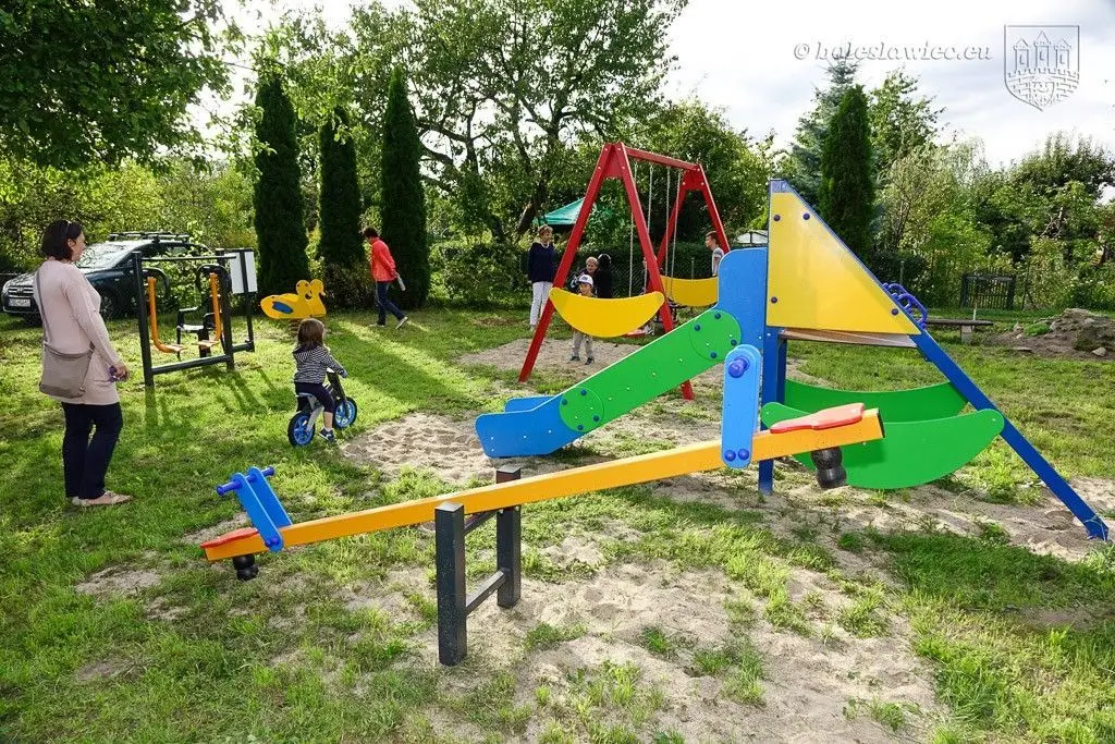 Place zabaw w ogrodach „Relaks” i „Wiarus”