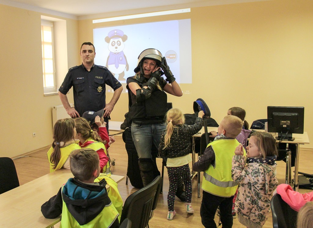 Przedszkolaki z Wesołej Dwudziestki opanowały komendę