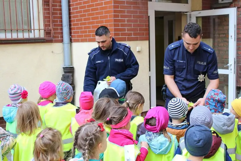 Przedszkolaki z Wesołej Dwudziestki opanowały komendę