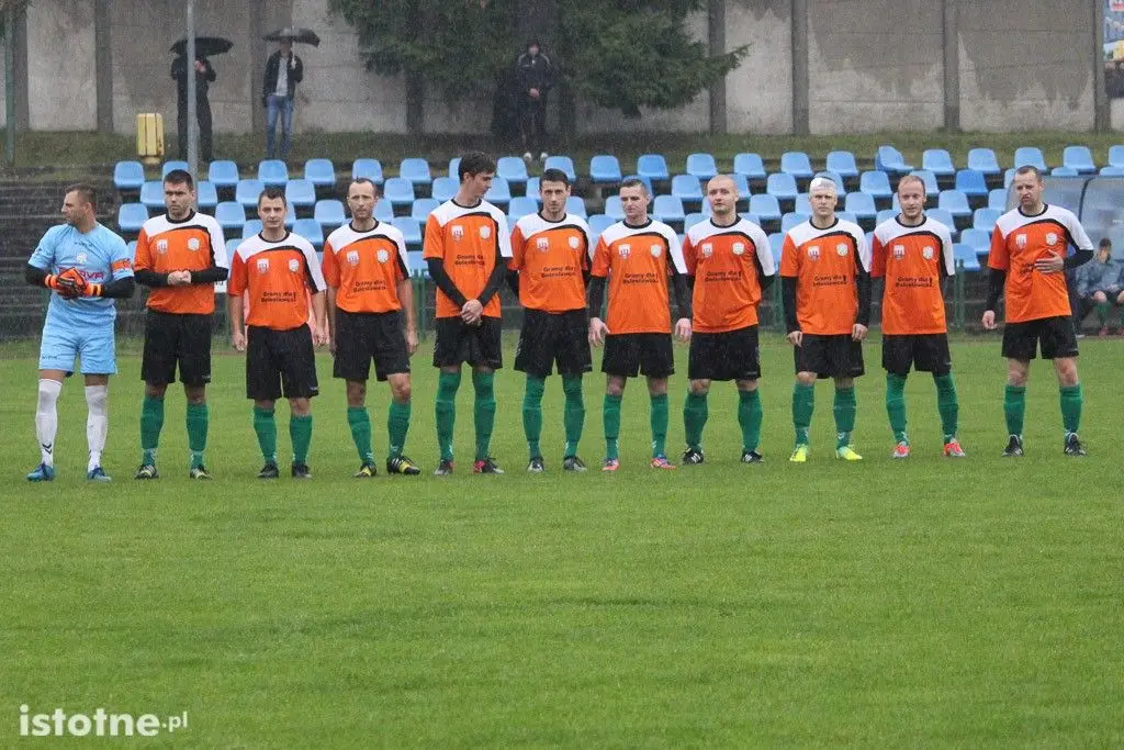 BKS: remis z Piastem w strugach deszczu