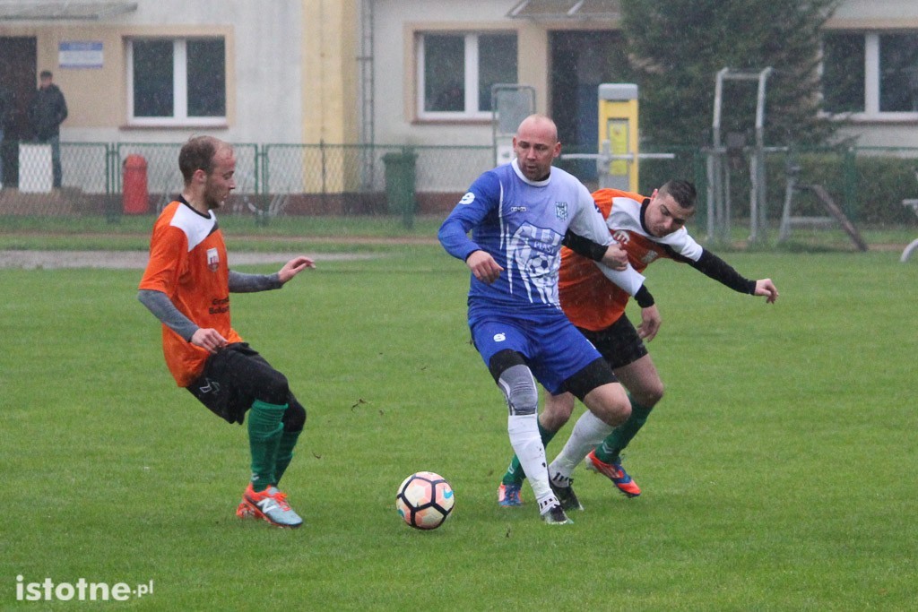 BKS: remis z Piastem w strugach deszczu