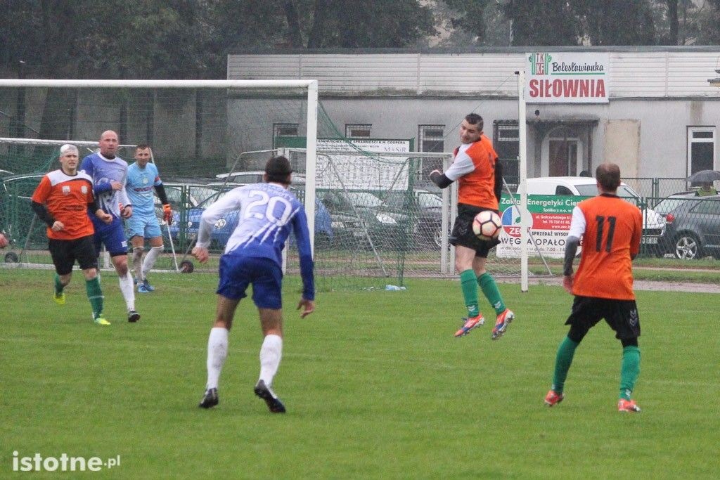 BKS: remis z Piastem w strugach deszczu