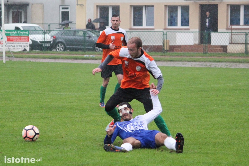 BKS: remis z Piastem w strugach deszczu