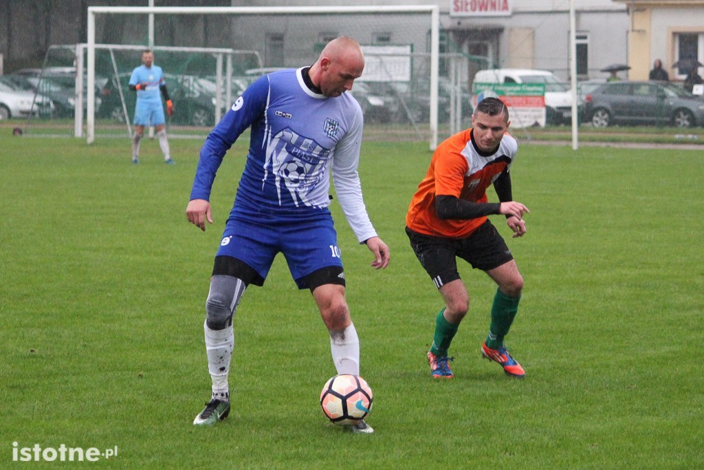 BKS: remis z Piastem w strugach deszczu