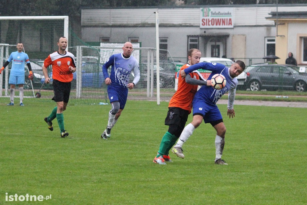 BKS: remis z Piastem w strugach deszczu