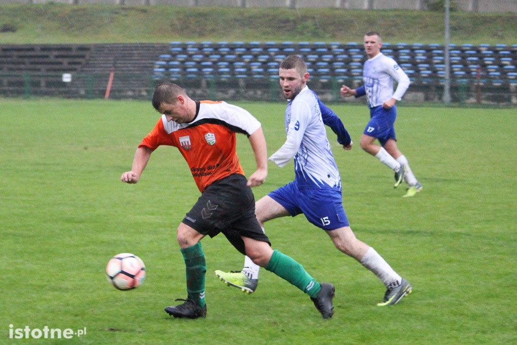 BKS: remis z Piastem w strugach deszczu