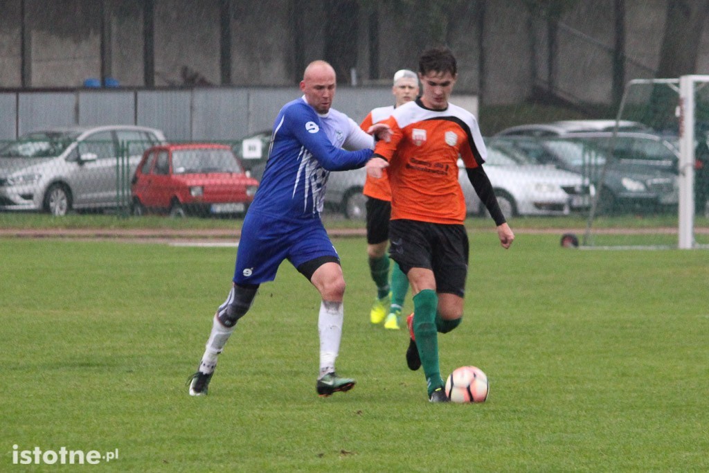 BKS: remis z Piastem w strugach deszczu