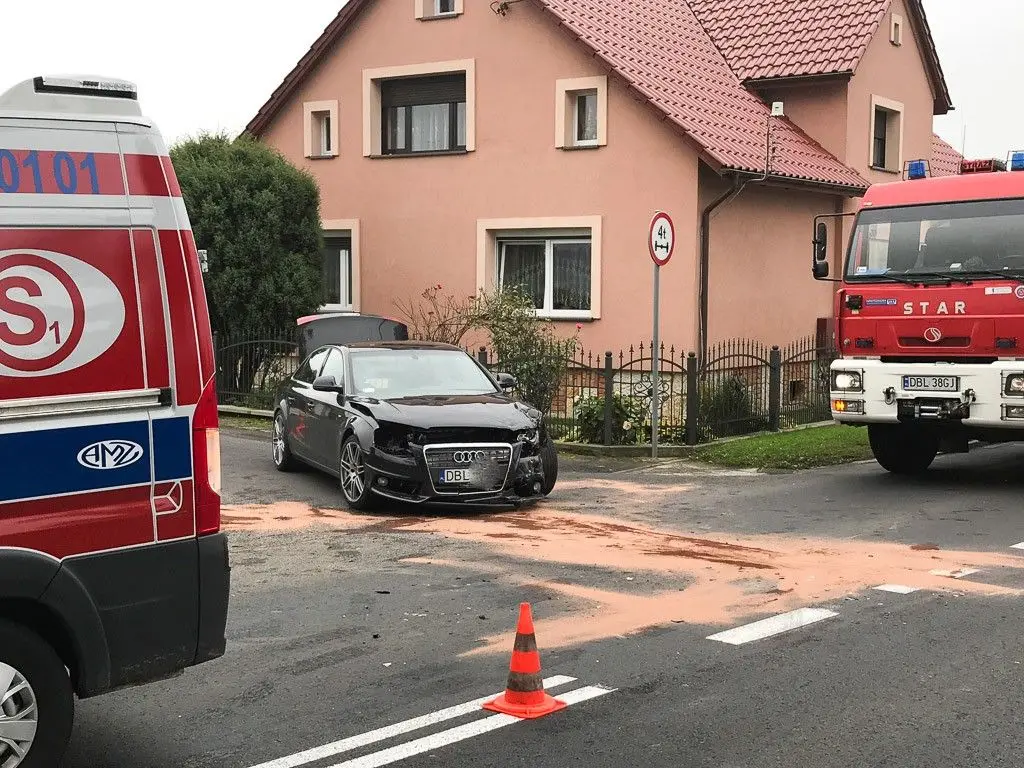 Wypadek w Łące. Jedna osoba ranna