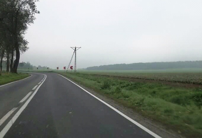 Nowe znaki drogowe przed zakrętem śmierci koło Warty