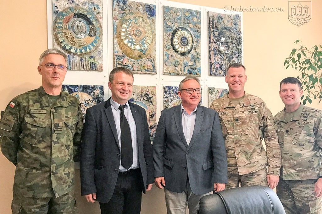 Nowa zmiana żołnierzy US Army w bolesławieckim ratuszu