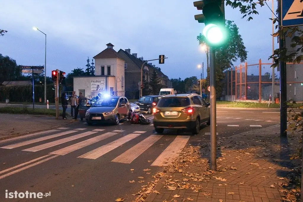 Zderzenie motocykla z nauką jazdy - jedna osoba ranna