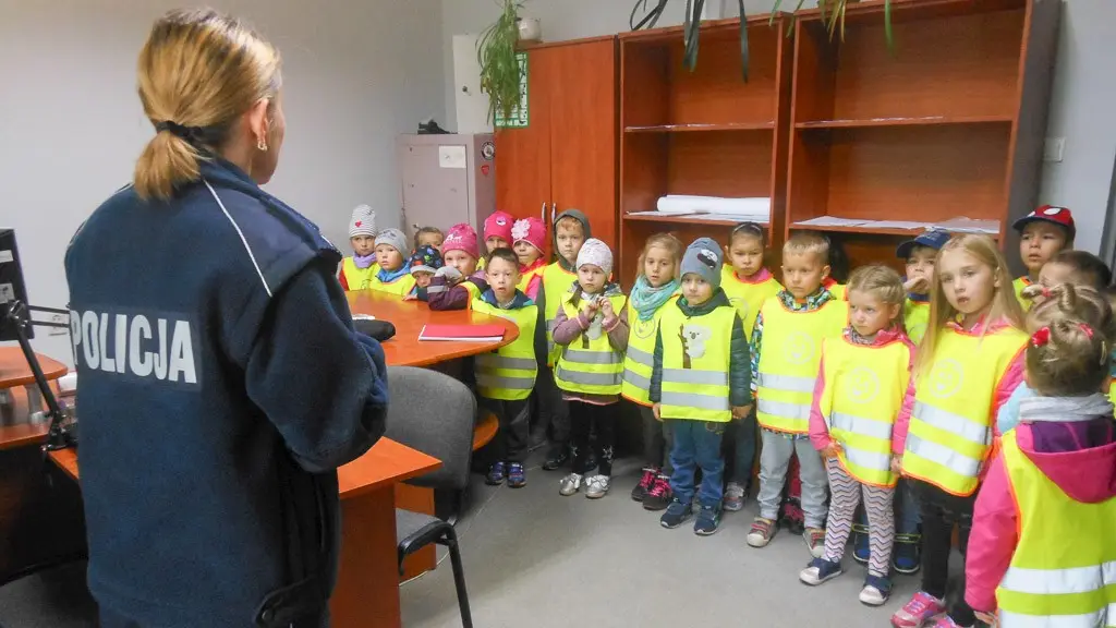 Dzieci z przedszkola w Osiecznicy poznały zawód policjanta