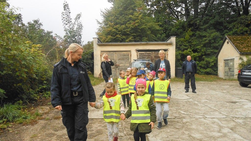 Dzieci z przedszkola w Osiecznicy poznały zawód policjanta